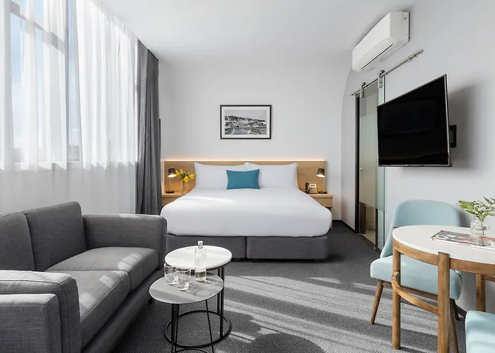 Oaks Wellington Hotel